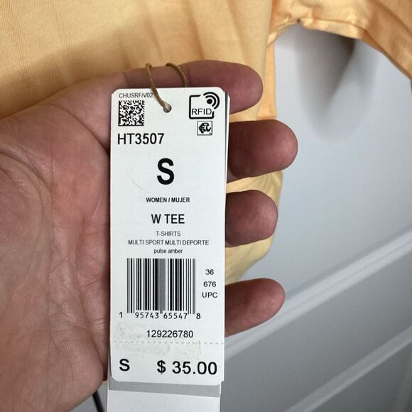 NWT Ladies Adidas Open Back Styling" Short sleeved cropped tee shirt - Picture 4 of 8